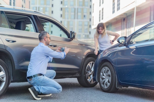photographing-car-after-a-crash-vigattin